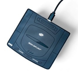 Numskull Tappetino Ricarica Wireless Console Sega Saturn